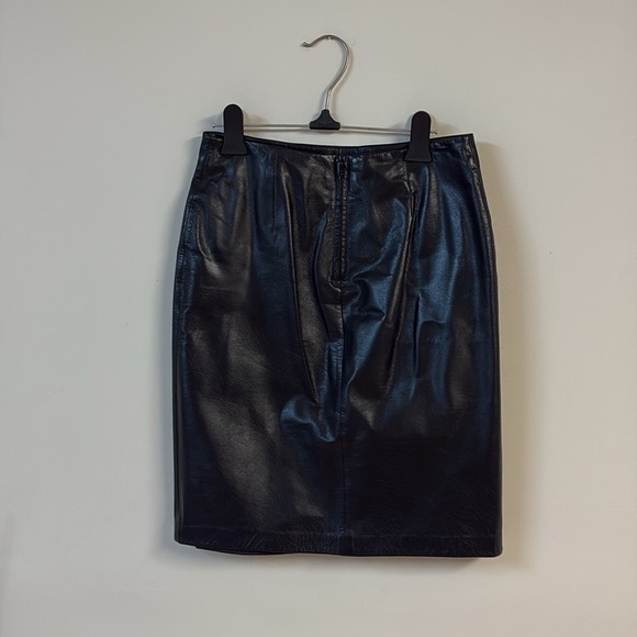 BNWOT Danier Black Leather mini Skirt size 2 - Picture 4 of 6
